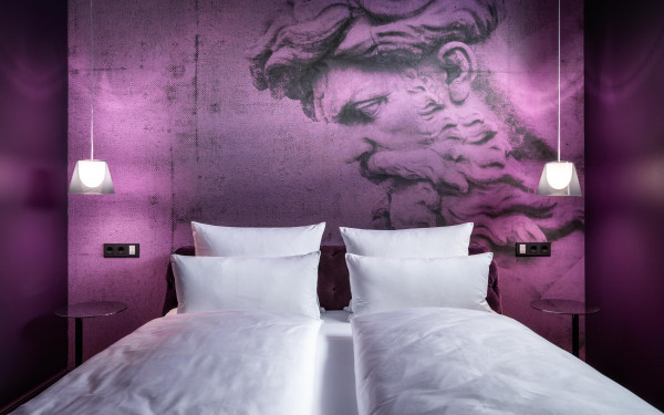 Suite Blueberry Fields Bett - Designhotel Laurichhof Pirna