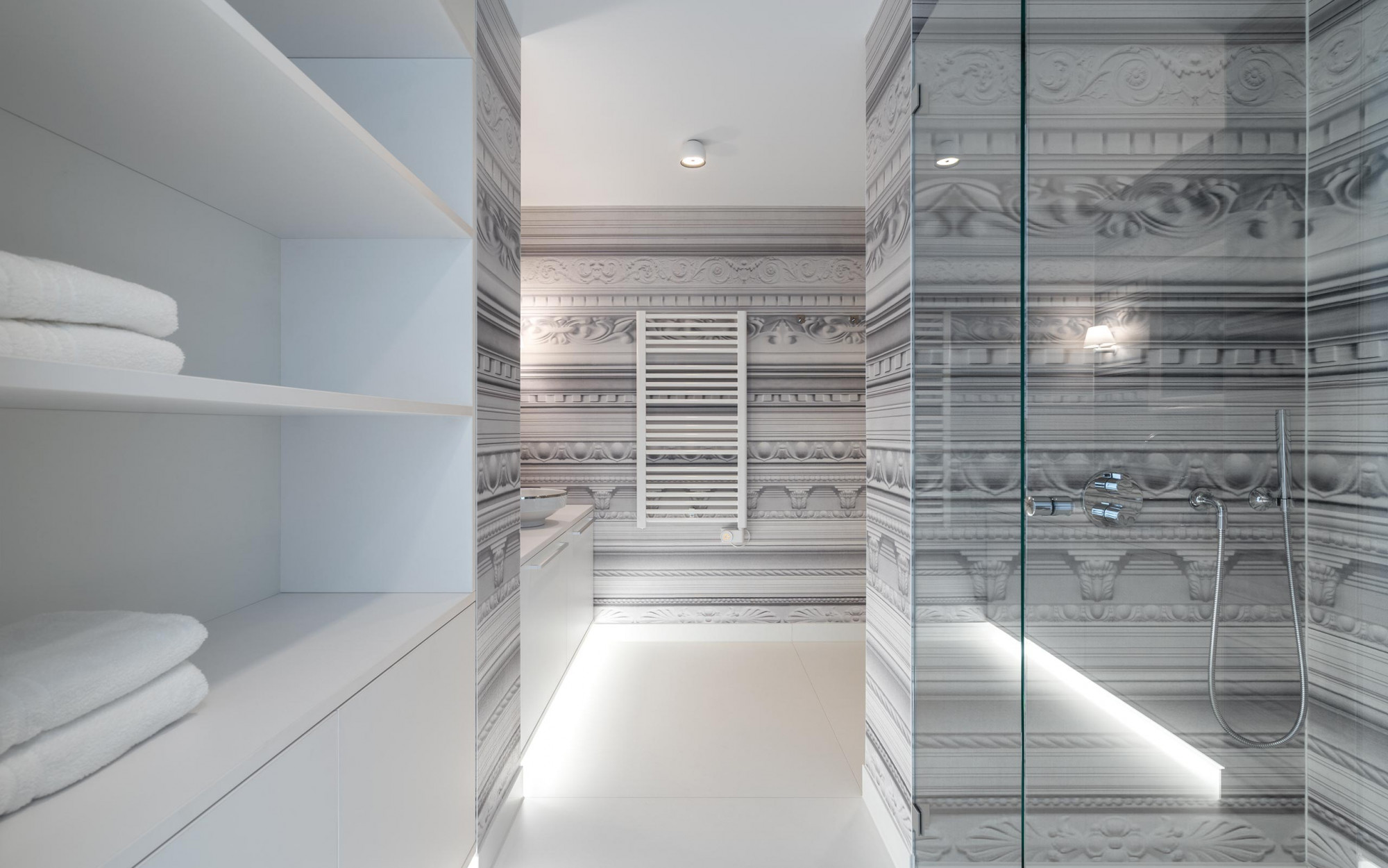 Suite Whiteout elegante Badezimmermöbel - Designhotel Laurichhof Pirna